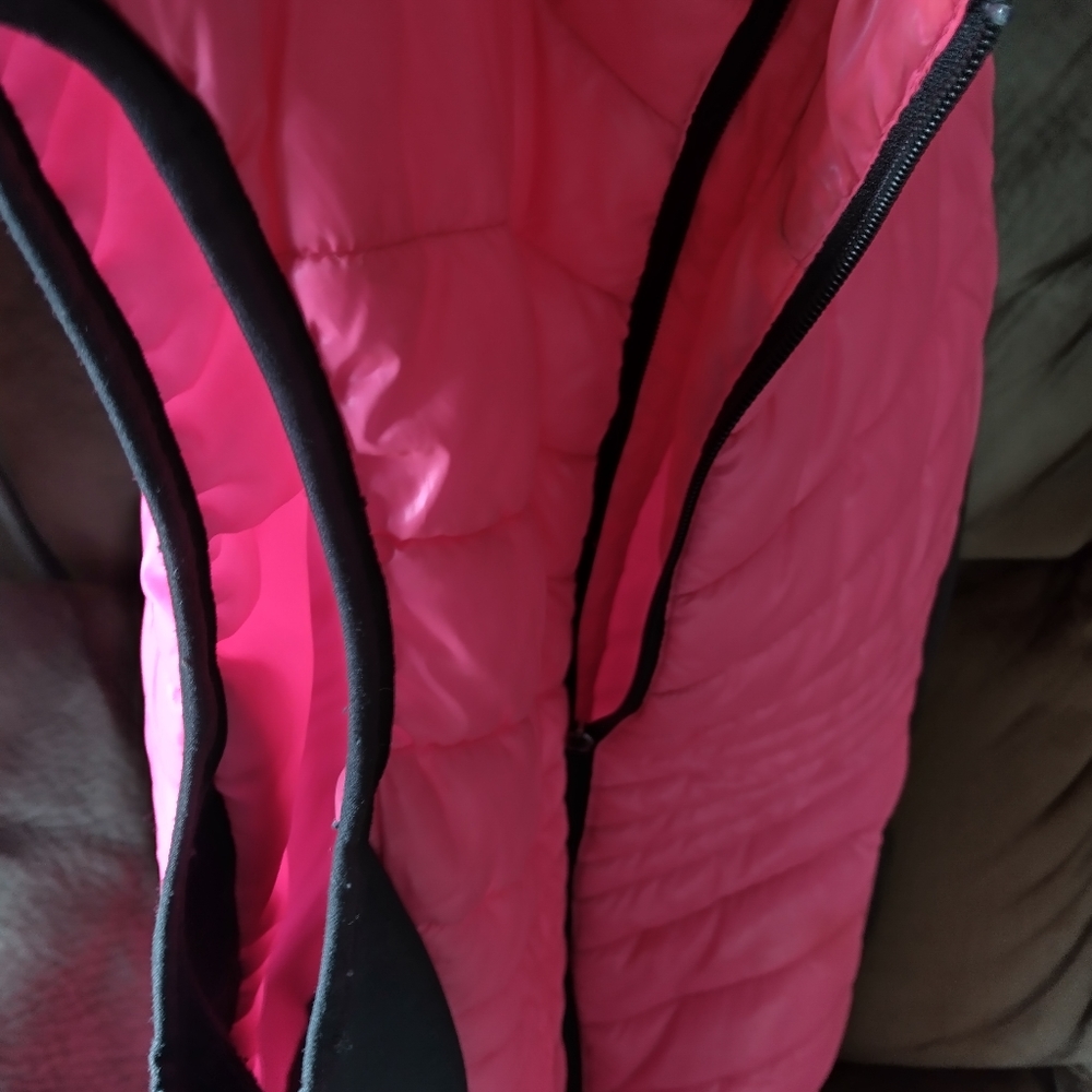 Vest - Picture 2 of 7